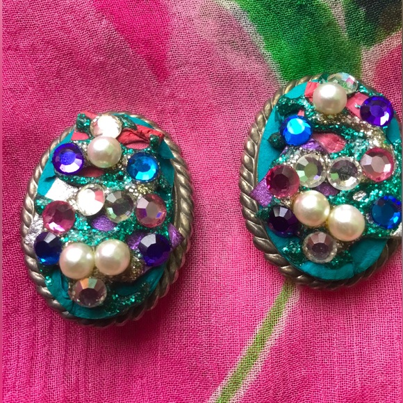 Vintage 80s Multi color Rhinestone Clip Earrings Blue Faux Pearl Crystal GUC - Picture 3 of 15